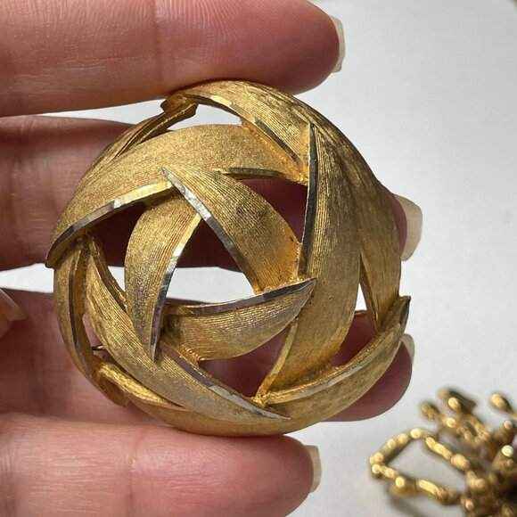 Vintage Gold Tone Brooch Bundle Capri  Amber stones - Picture 14 of 16